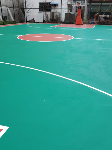 同心 球场长期使用易出现地面开裂